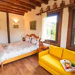 дедовата къща Villa *