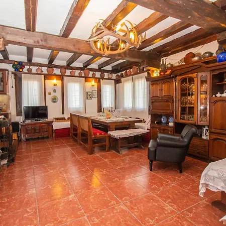 дедовата къща