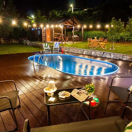 Villa дедовата къща